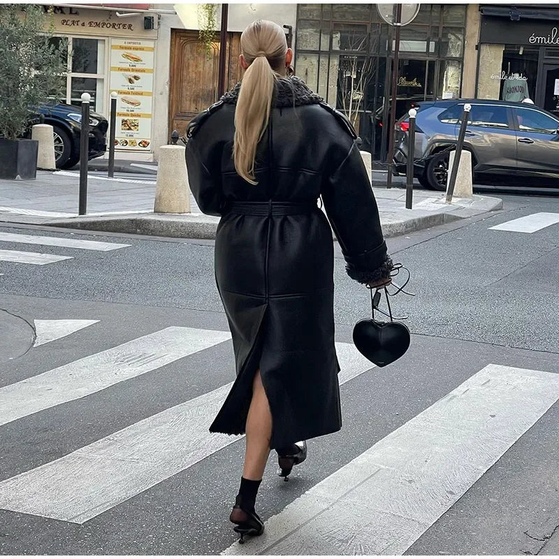 Manteau en cuir avec doublure polaire pour femmes