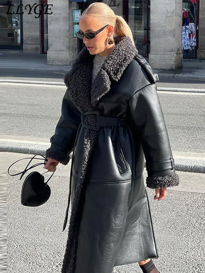 Manteau en cuir avec doublure polaire pour femmes