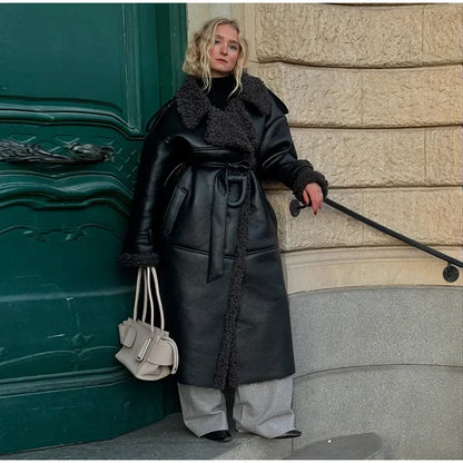 Manteau en cuir avec doublure polaire pour femmes