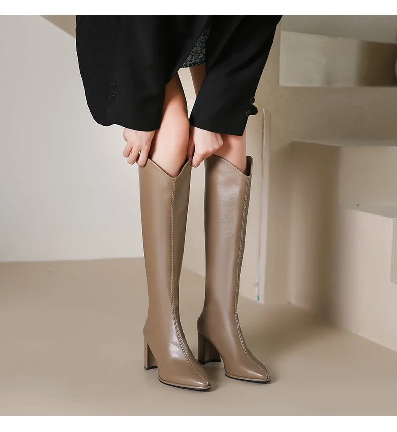 Bottes en cuir à talons hauts pour femmes