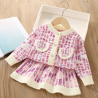 Ensemble deux pièces pull + jupe pour enfant fille