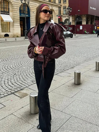 Veste courte en cuir pour femme