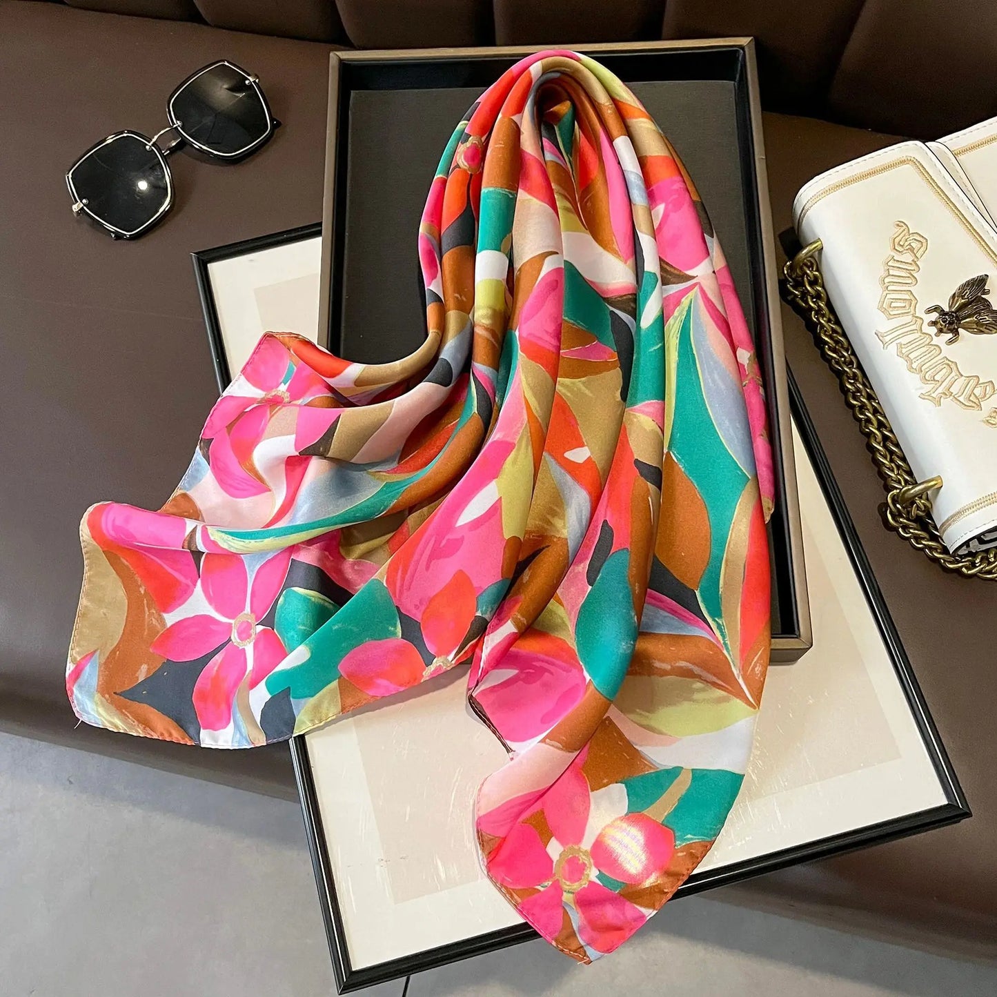 Foulard en satin de soie pour femme